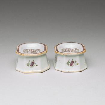 A pair of famille rose salts with monogram, Qing dynasty, Qianlong (1736-95).