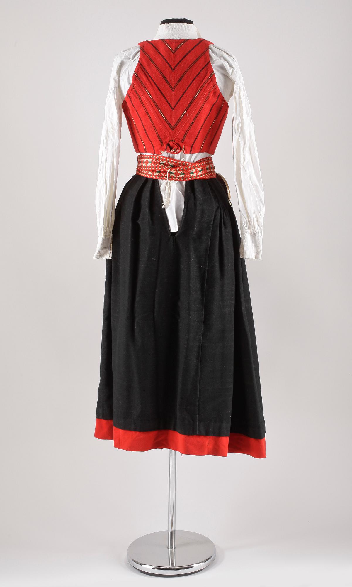 FOLKDRÄKT, Delsbo, 1898/1980-tal.