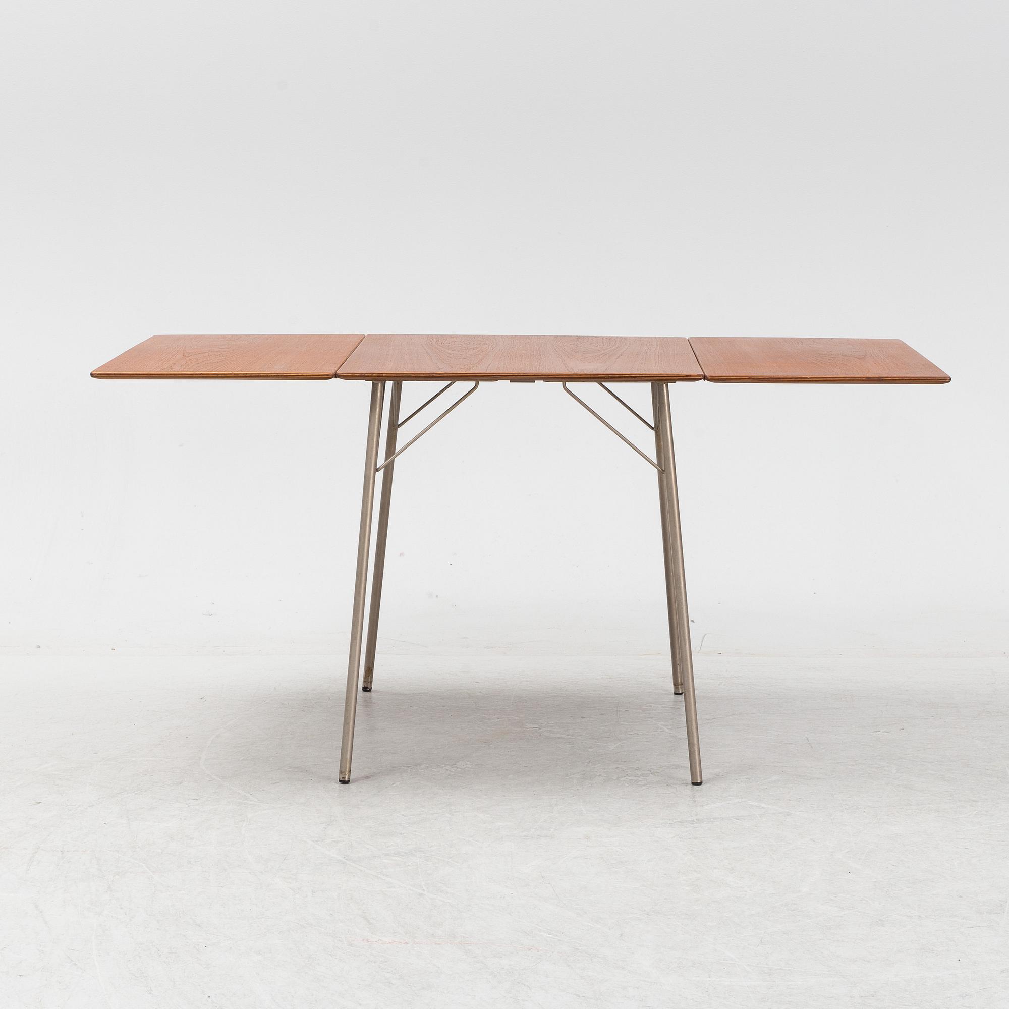 Arne Jacobsen, a model '3601' teak dining table, Fritz Hansen, Denmark, 1960's.