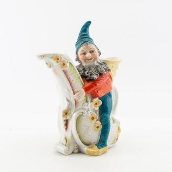 Kannor 2 st 1900-talets första hälft porslin.