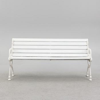 A garden sofa, a table and a pair of chairs, Byarums bruk.
