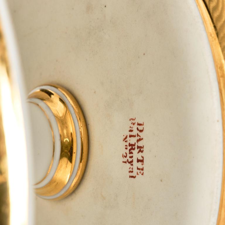 Bordsuppsats med tre skålar, porslin, Märkt Darte Pal Royal No21, Paris, 1820-tal,  Med CXIVJ monogram.