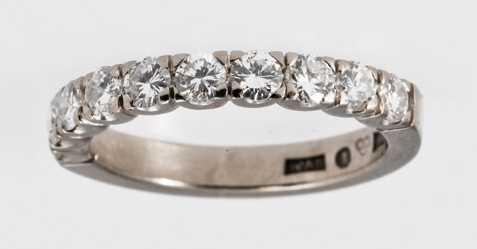RING, vitguld 18K, diamanter, tot ca 1 ct, WA Bolin, Stockholm 1966, vikt ca 4 gram.