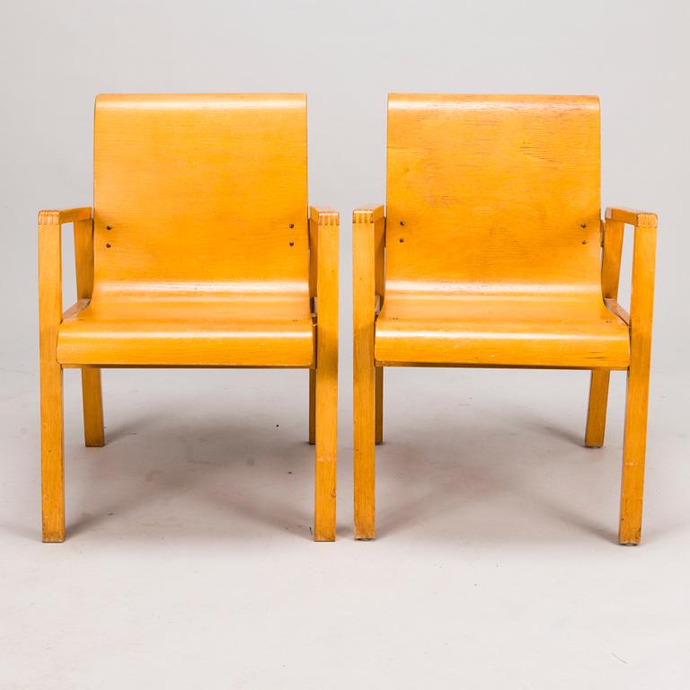 ALVAR AALTO, nojatuolipari, malli 403, O.Y. Huonekalu-ja Rakennustyötehdas A.B. 1940-luvun loppu.