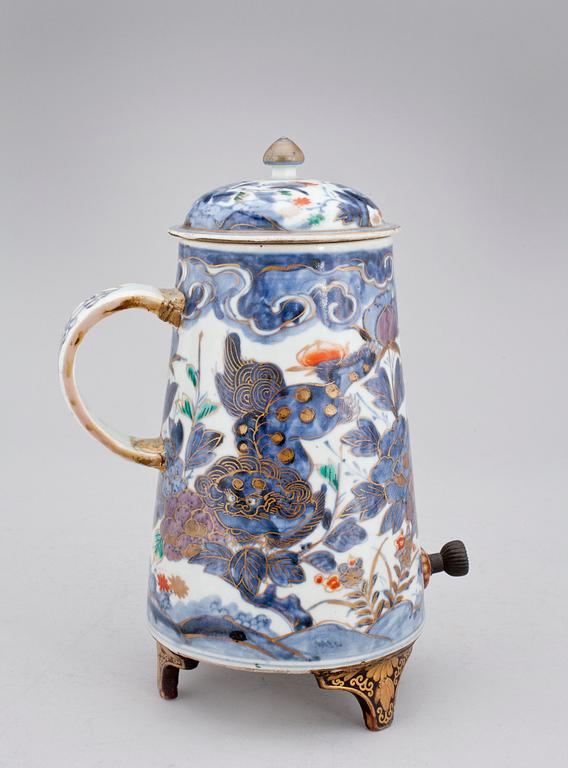 SAMOVAR, porslin. Japan, 1700-tal.