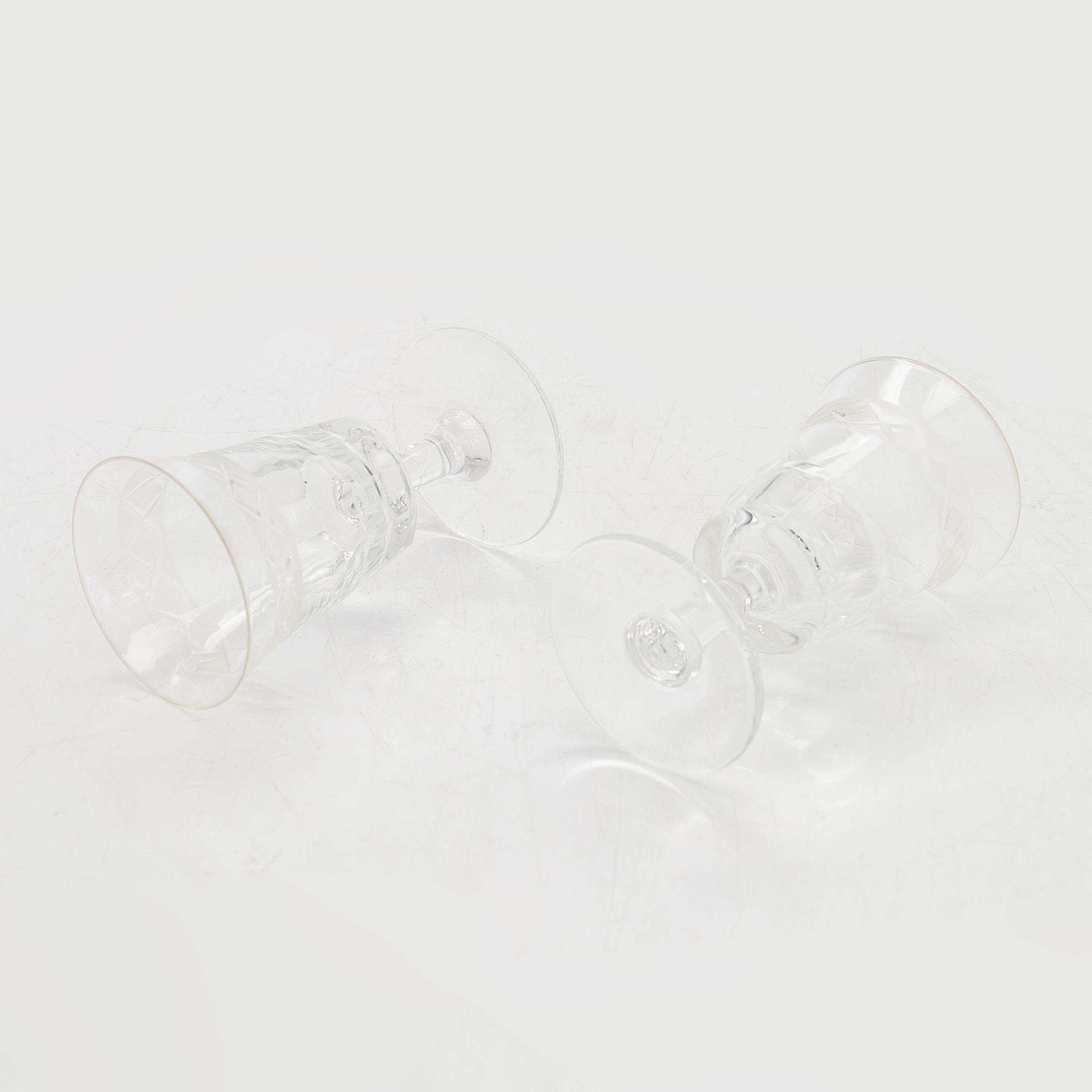 Glasservis, 85 st, "Antica" Nuutajärvi, Notsjö. I produktion 1900-1969.