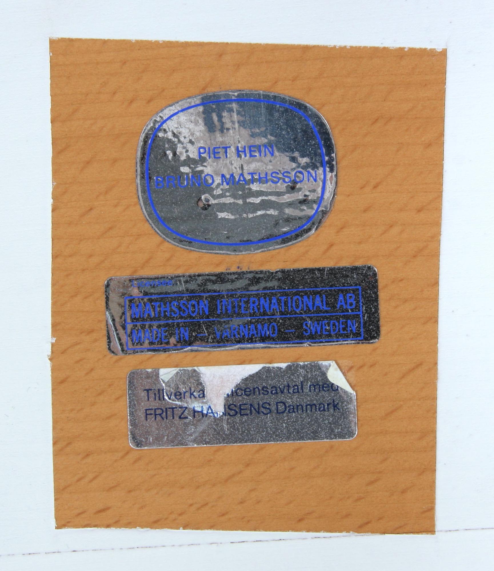 BORD, "Superellips", Bruno Mathsson o Piet Hein, Mathsson International AB, Värnamo, etikettmärkt.