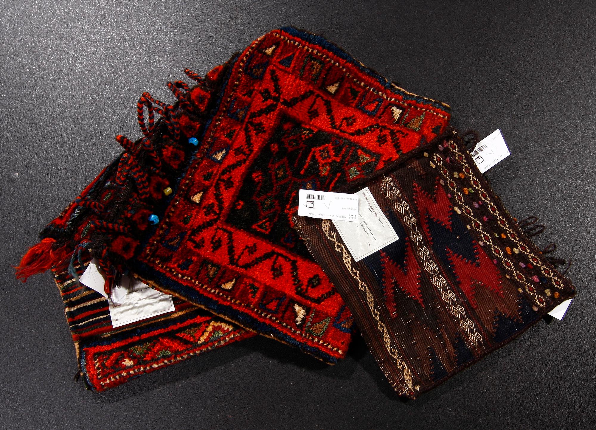 VÄSKOR, 3 st. Iran. 32x34-49x82.