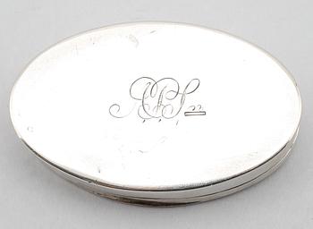 SNUSDOSA, silver, sannolikt Jonas Wahlberg, Ystad 1834-1839. Vikt ca 89 gram.