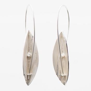 A PAIR OF EARRINGS, "What", silver. Lapponia 2009.