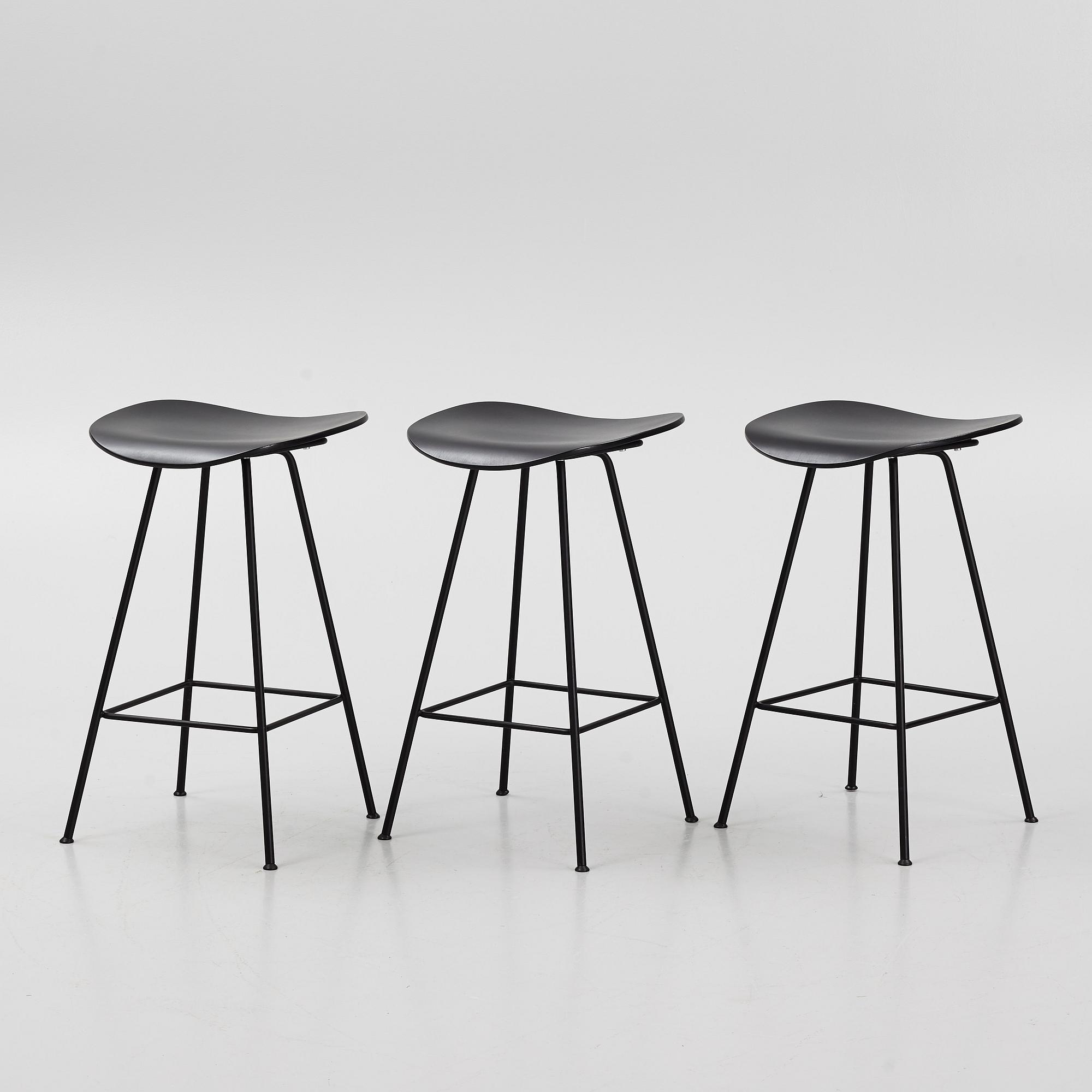 Komplot Design a set of three 2D bar stools Gubi Denmark. Bukowskis