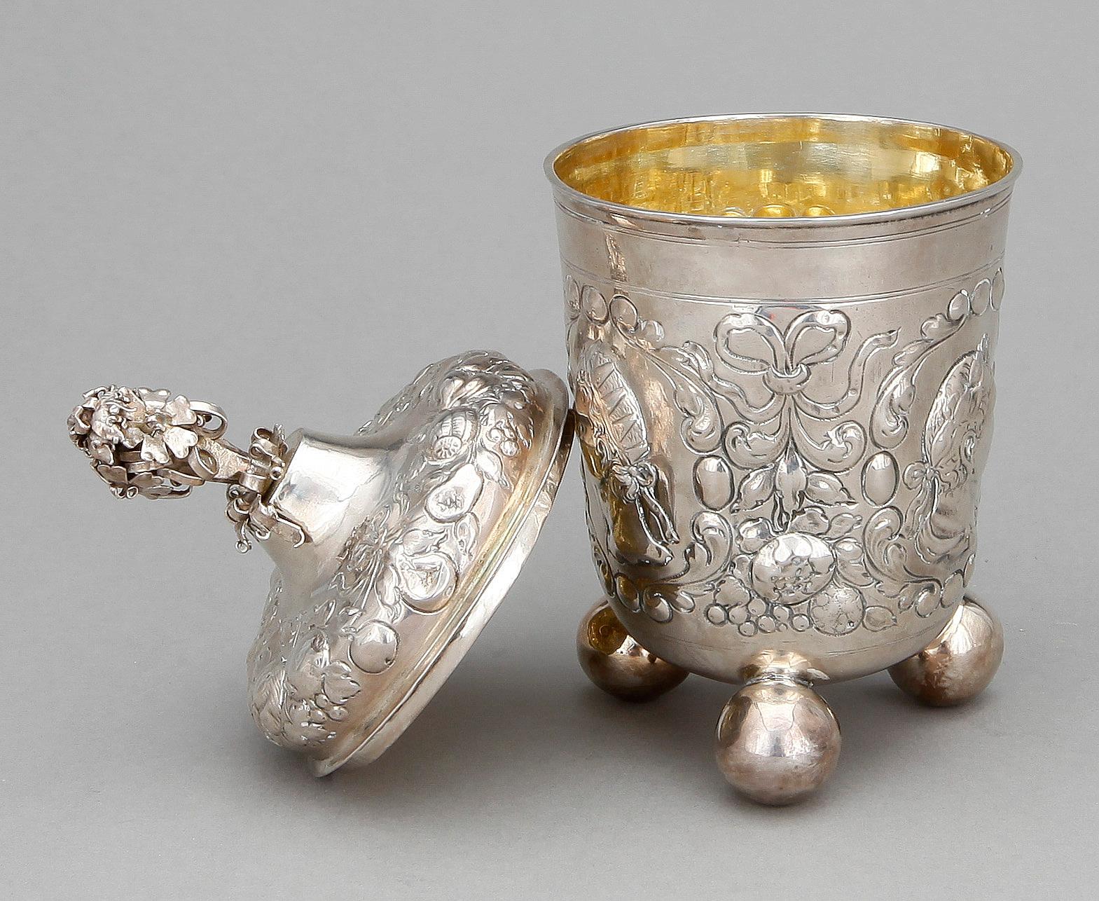 BÄGARE MED LOCK, silver, barock, Nürnberg. Vikt ca 180 gram.