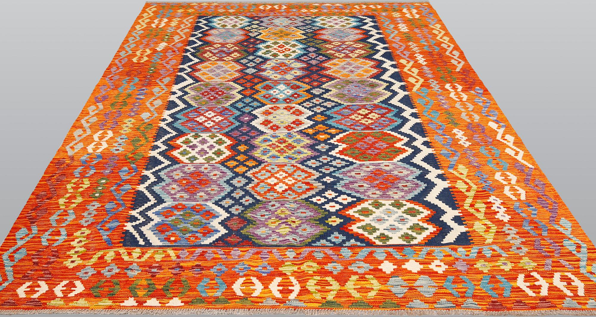 A kilim carpet, ca 290 x 199 cm.