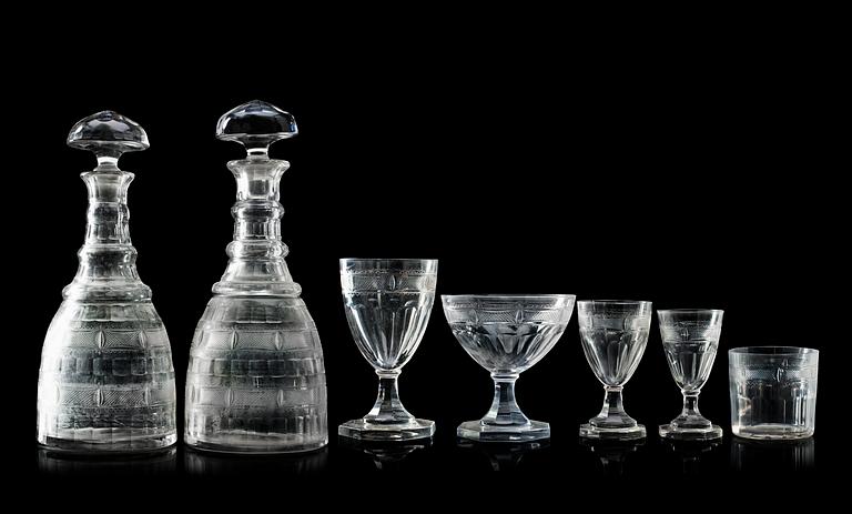 GLASSERVIS, 92 delar, "Hörningsholm", Gerda Strömberg, Strömbergshyttan.