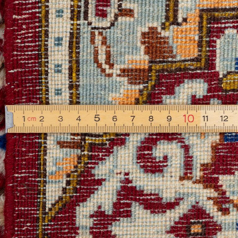 Carpet, Kirman, 314 x 220 cm.