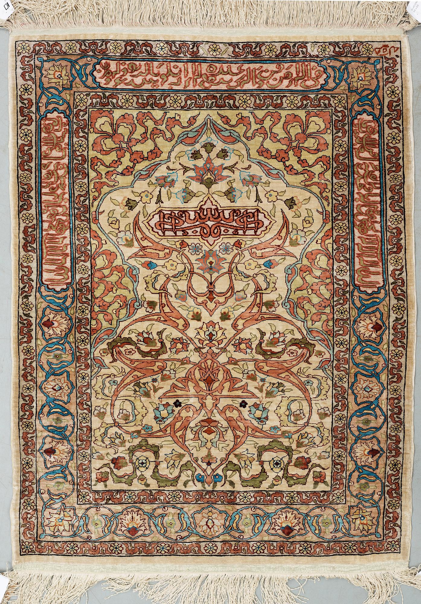 MATTA, silke, orientalisk. Ca 89 x 69.