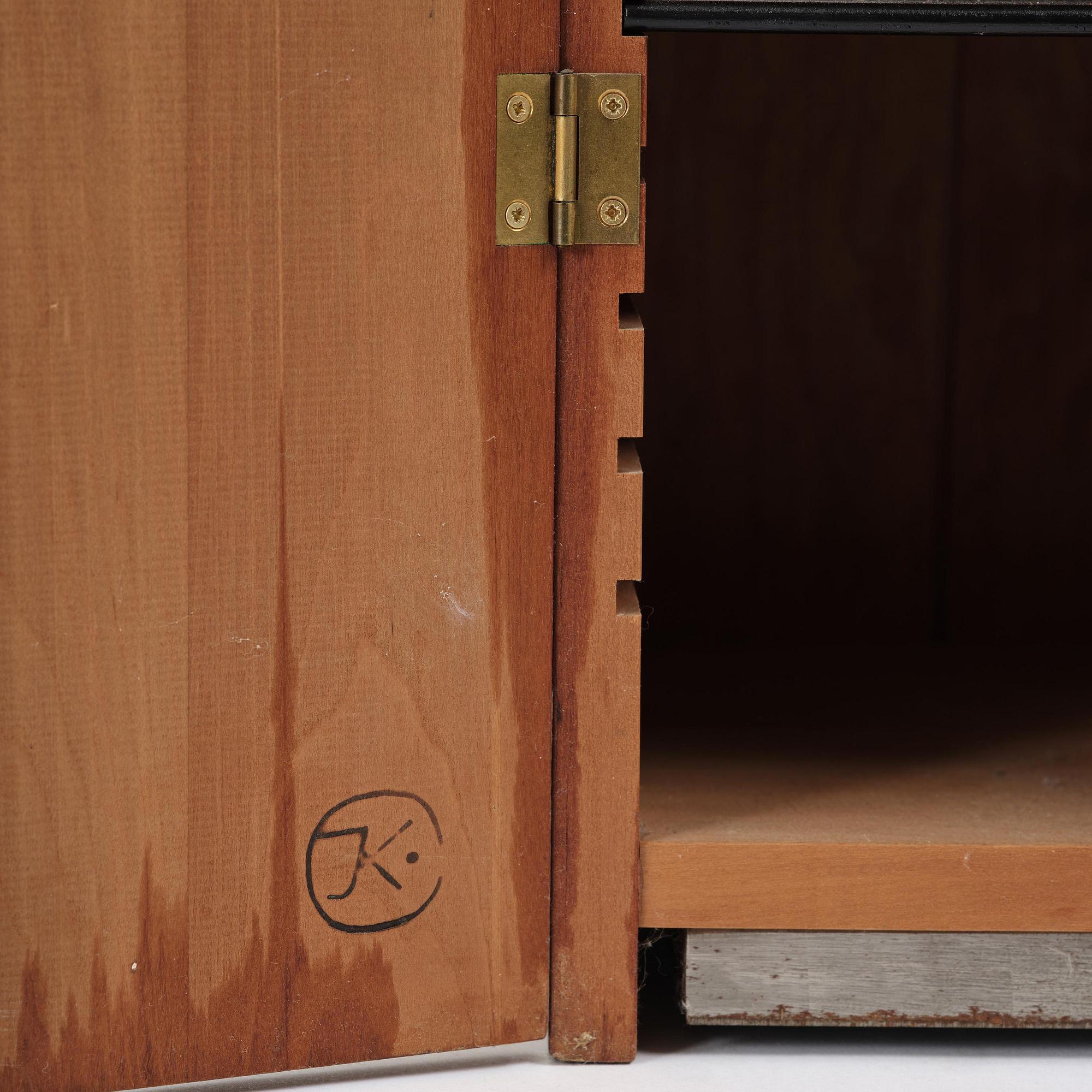 John Kandell, a "Solitär" cabinet, Källemo, Värnamo, post 1981.