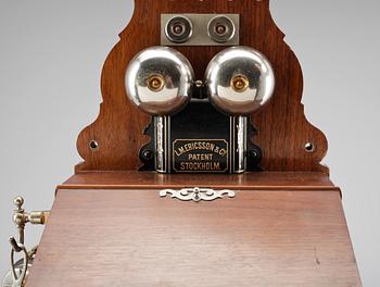 VÄGGTELEFON, LM Ericsson. Sekelskiftet 1900.