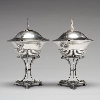 Johan Fredric Björnstedt , sockerskålar med lock, ett par, silver, Stockholm 1819. Karl Johan.