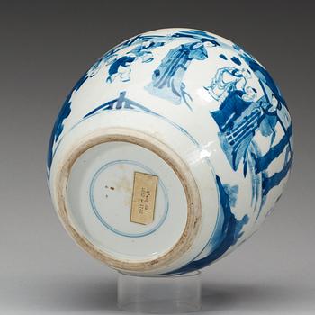 A blue and white jar, Qing dynasty, Kangxi (1662-1722).