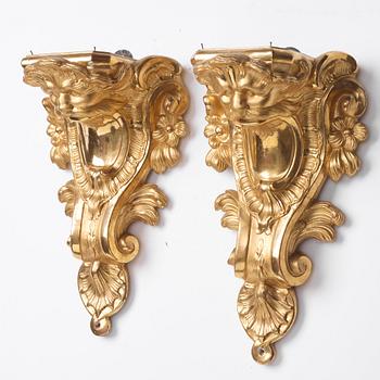 KONSOLER, ett par, svensk rokoko, 1700-talets andra hälft.