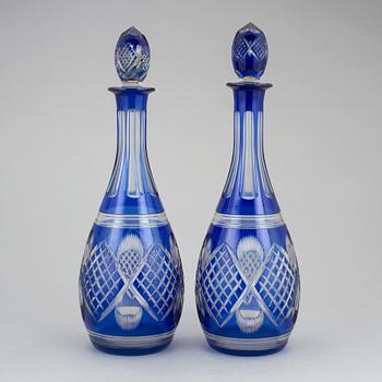 KARAFFER, ett par, glas, Böhmen, omkring 1900.