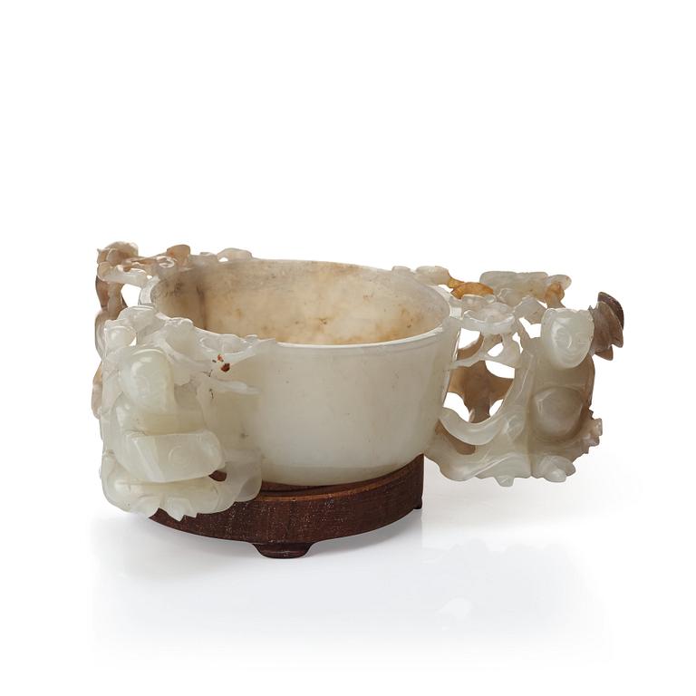A nephrite bowl, Qing dynasty, 19th Century.