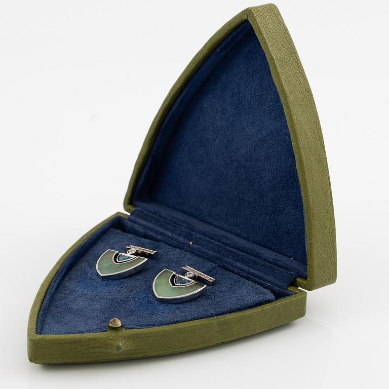 Sebastian Schildt, earrings, a pair, 18K white gold with chrysoprase and brilliant-cut diamonds.