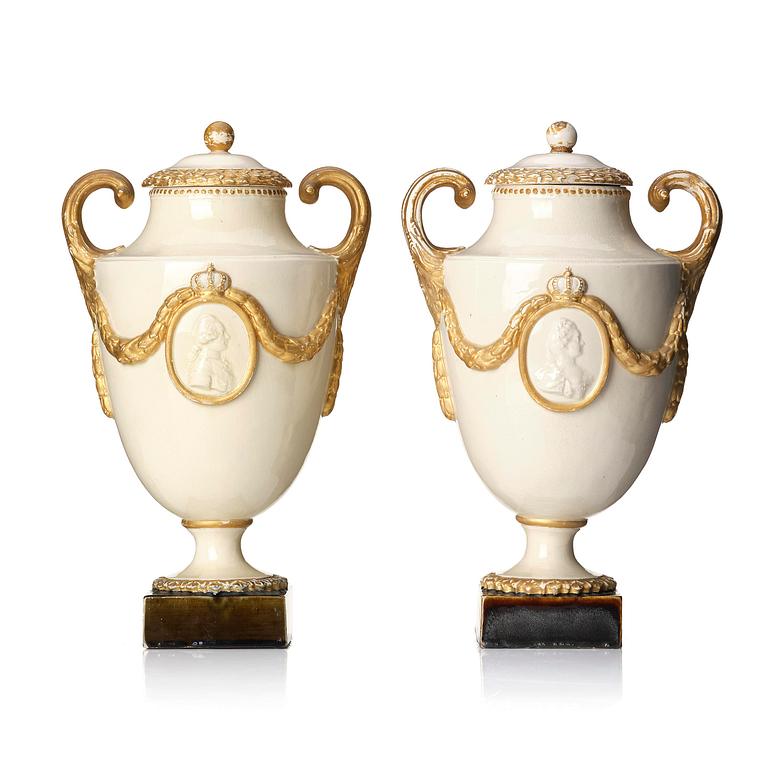 A pair of cream ware vases with cover, Marieberg, late 18th century.