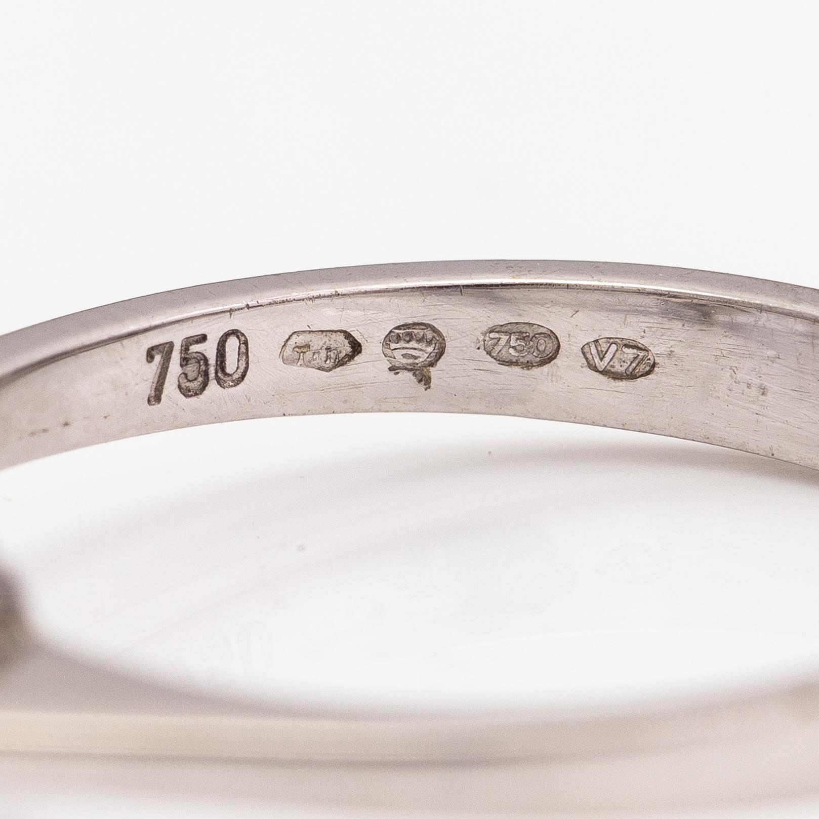 Sormus, 18K valkokultaa, timantti n. 1.35 ct. Tolvanen L & kumpp, Helsinki 1974.