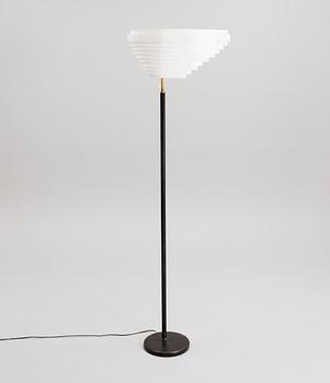 ALVAR AALTO, A FLOOR LAMP, A 805. "Angel's Wing". Manufactured by Valastustyö. Designed in 1954.