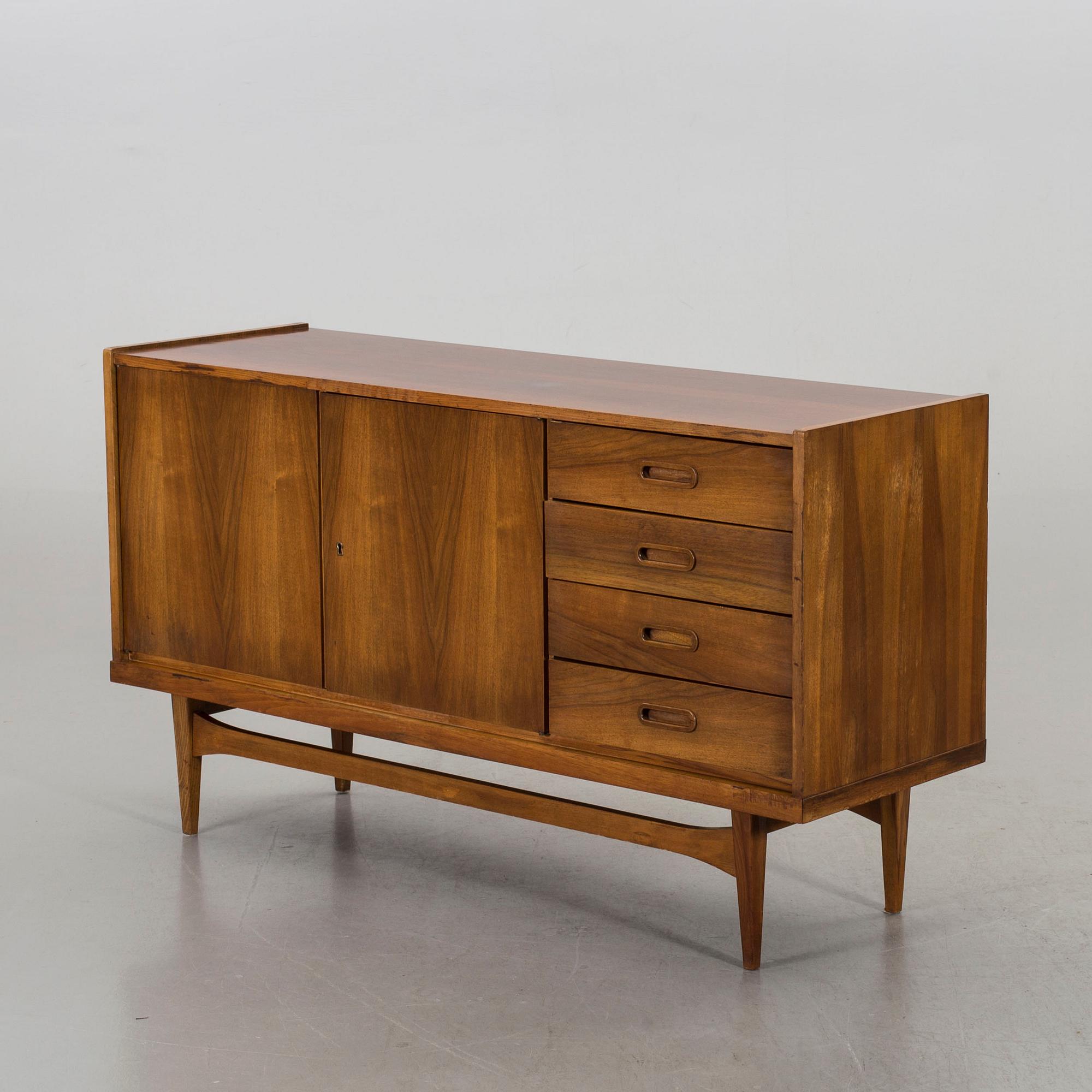 SIDEBOARD, valnöt, 1950/60-tal.