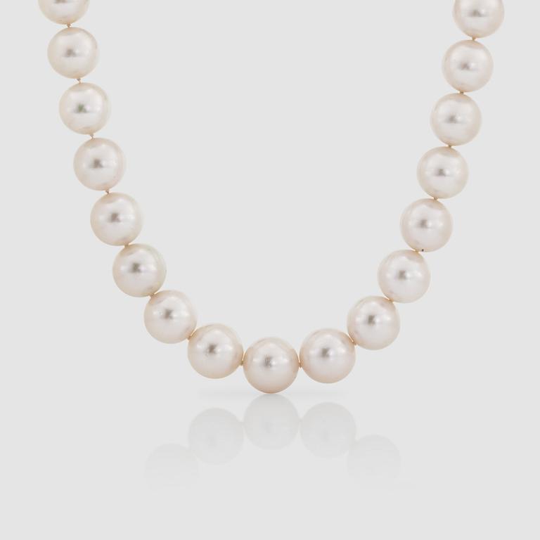 A South Sea pearl and diamond necklace, 14-16.8 mm.