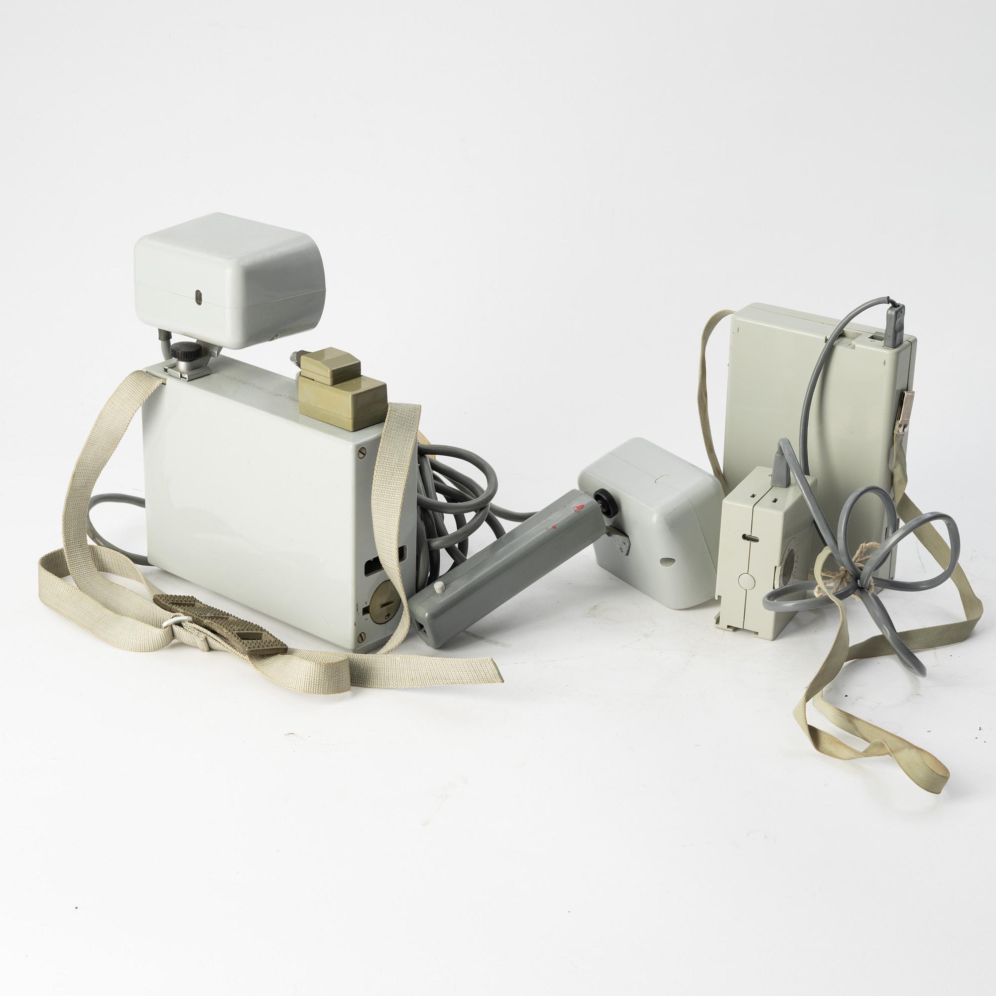 Dieter Rams, Robert Oberheim et al, 6 projectors and two flash lights, Braun. - Bukowskis Dieter Rams, Robert Oberheim et al, 6 projectors and two flash lights, Braun. - Bukowskis