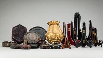 PARTI DIVERSE, dekordelar, träställ mm.