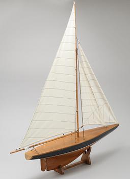 A boat modell from the first half of the 20th century.