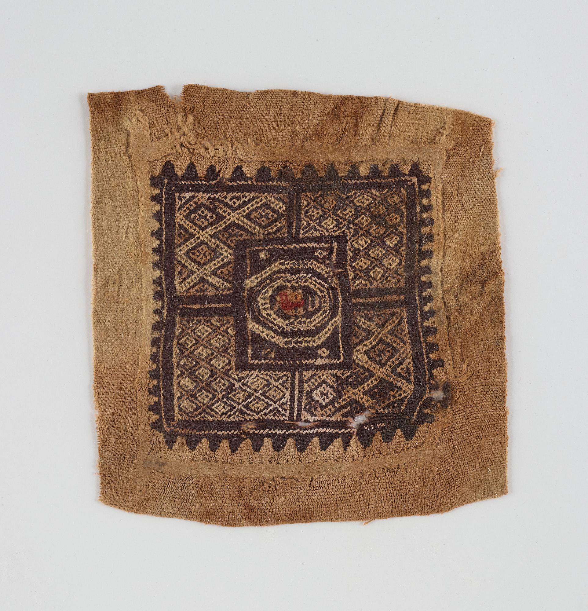 COPTIC TEXTILES, 2 pieces, tapestry weave and "fliegende Nadel", ca 20 x 21 and 15,5 x 14,5 cm, Egypt.