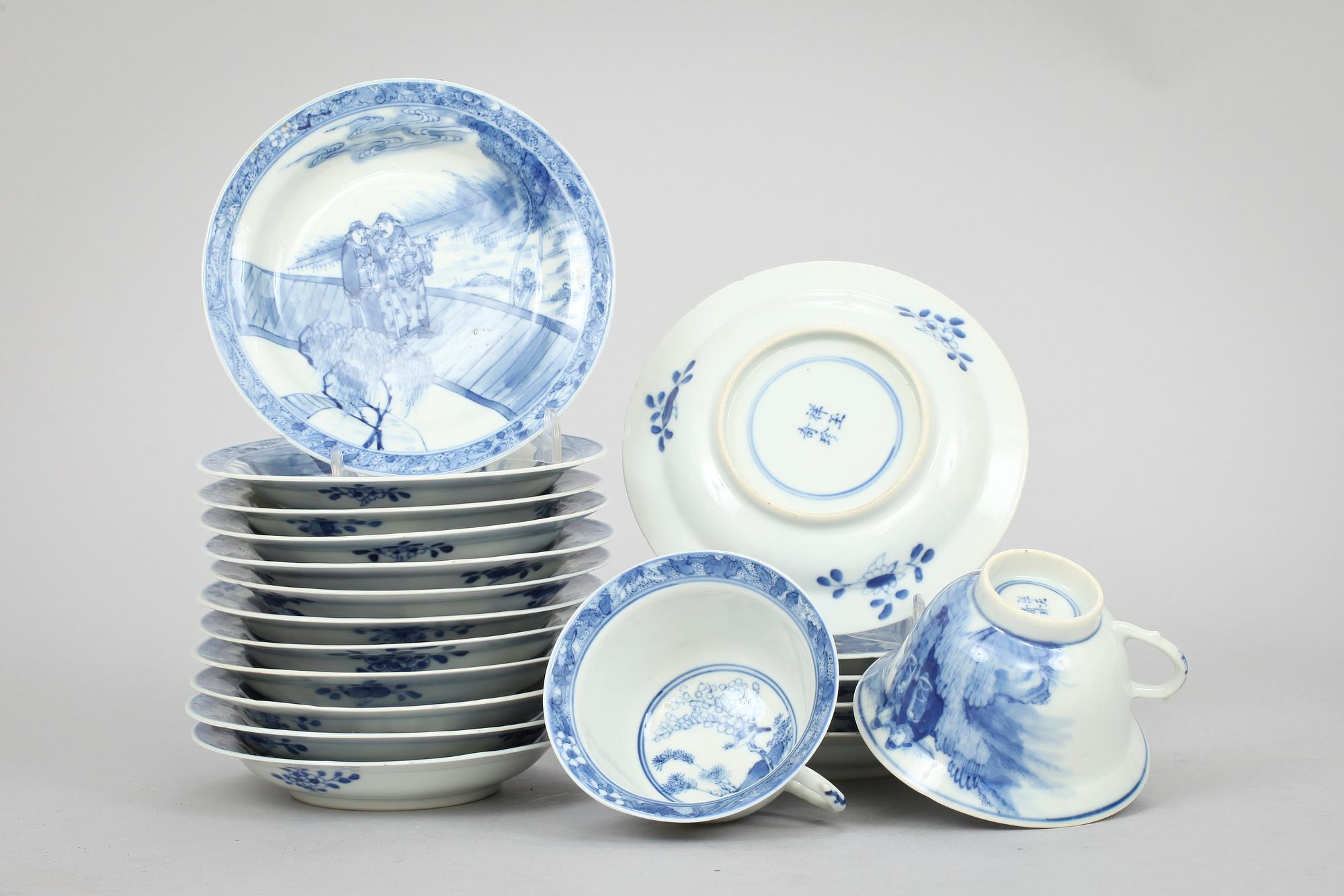 TEKOPPAR med FAT, 16 st, porslin, Kina, sen Qing, 1800/1900-tal.