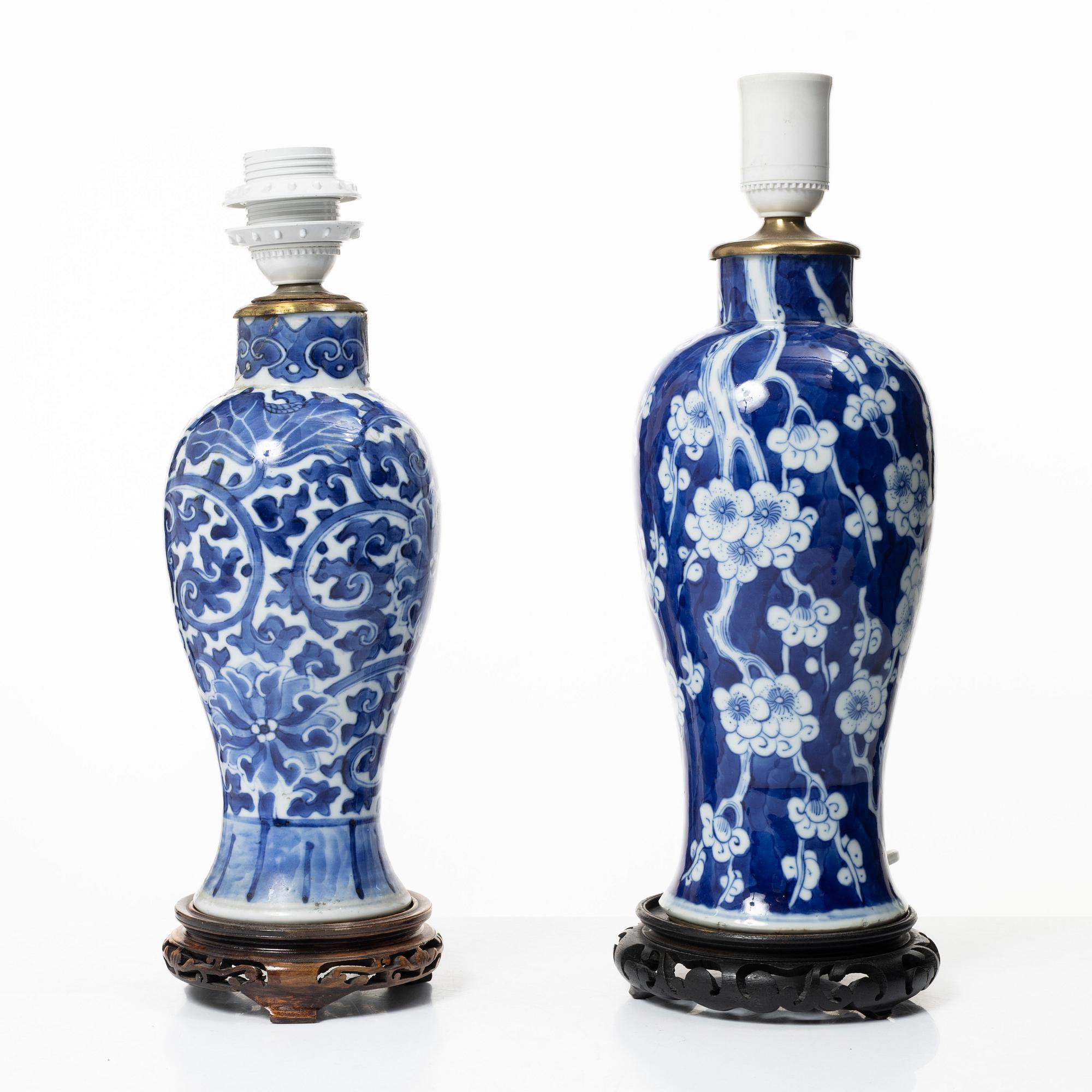 Two blue and white porcelain vases/table lamps, China, Qing dynasty, 19th century.