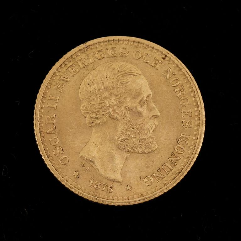 GULDMYNT, 10 Kronor, Oscar II, Sverige-Norge 1876. Vikt ca 4 gram.