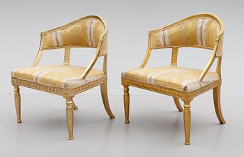 BALJFÅTÖLJER, 1 par, sengustavianska, omkring år 1800.