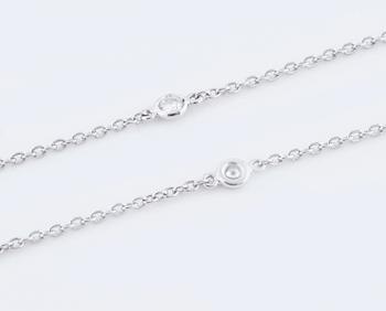 A ca 0.45 cts brilliant cut diamond necklace.