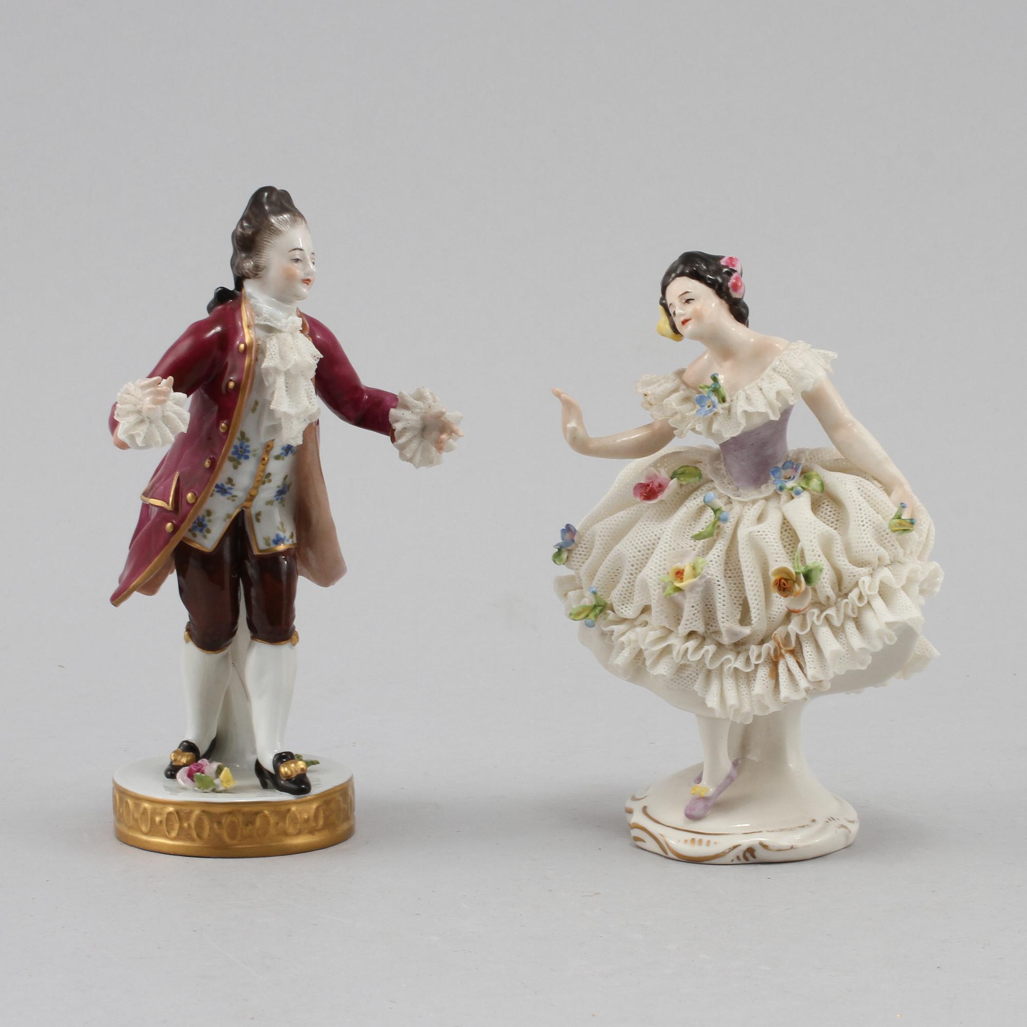 FIGURINER, 2 st, porslin, omkring 1900-talets mitt.