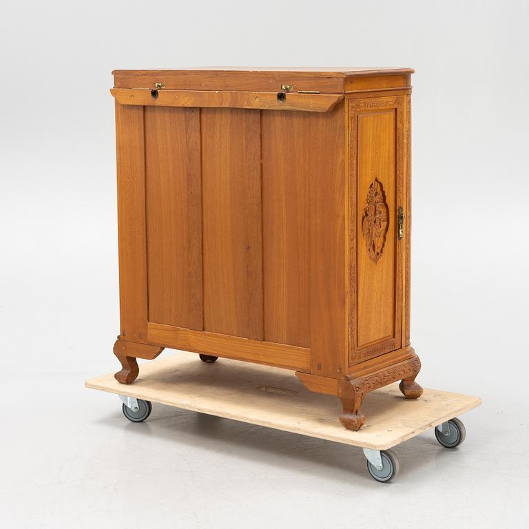 A Chinese cabinet, 1930s.
