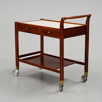 SERVERINGSVAGN, 1900-talets mitt.