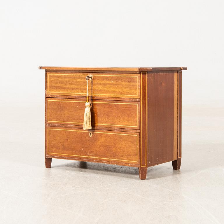 Miniature chest of drawers, early 20th century.