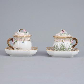 CREMEKOPPAR med FAT, porslin, 2 st, Flora Danica, Royal Copenhagen, Danmark.