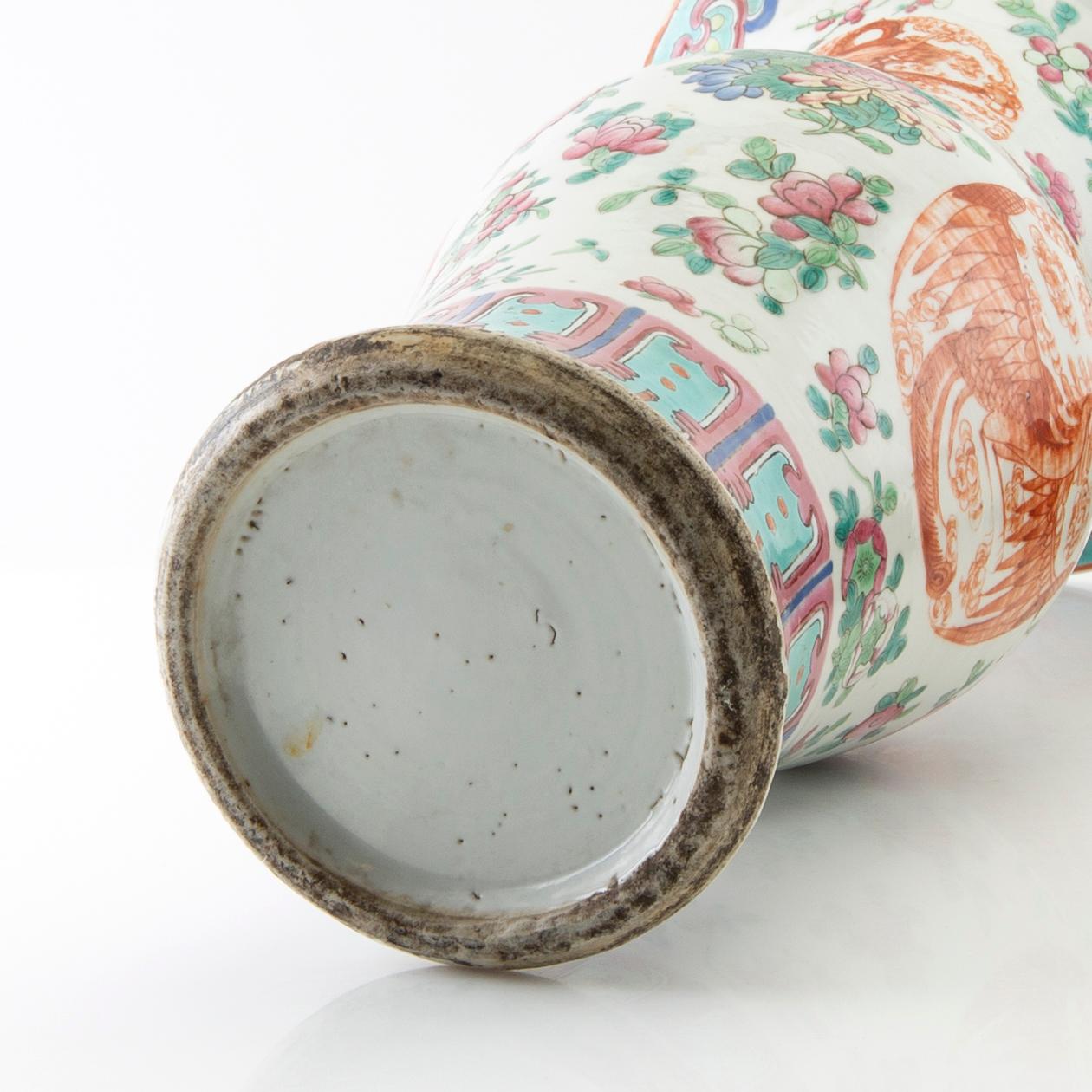 Vase China late Qing porcelain.