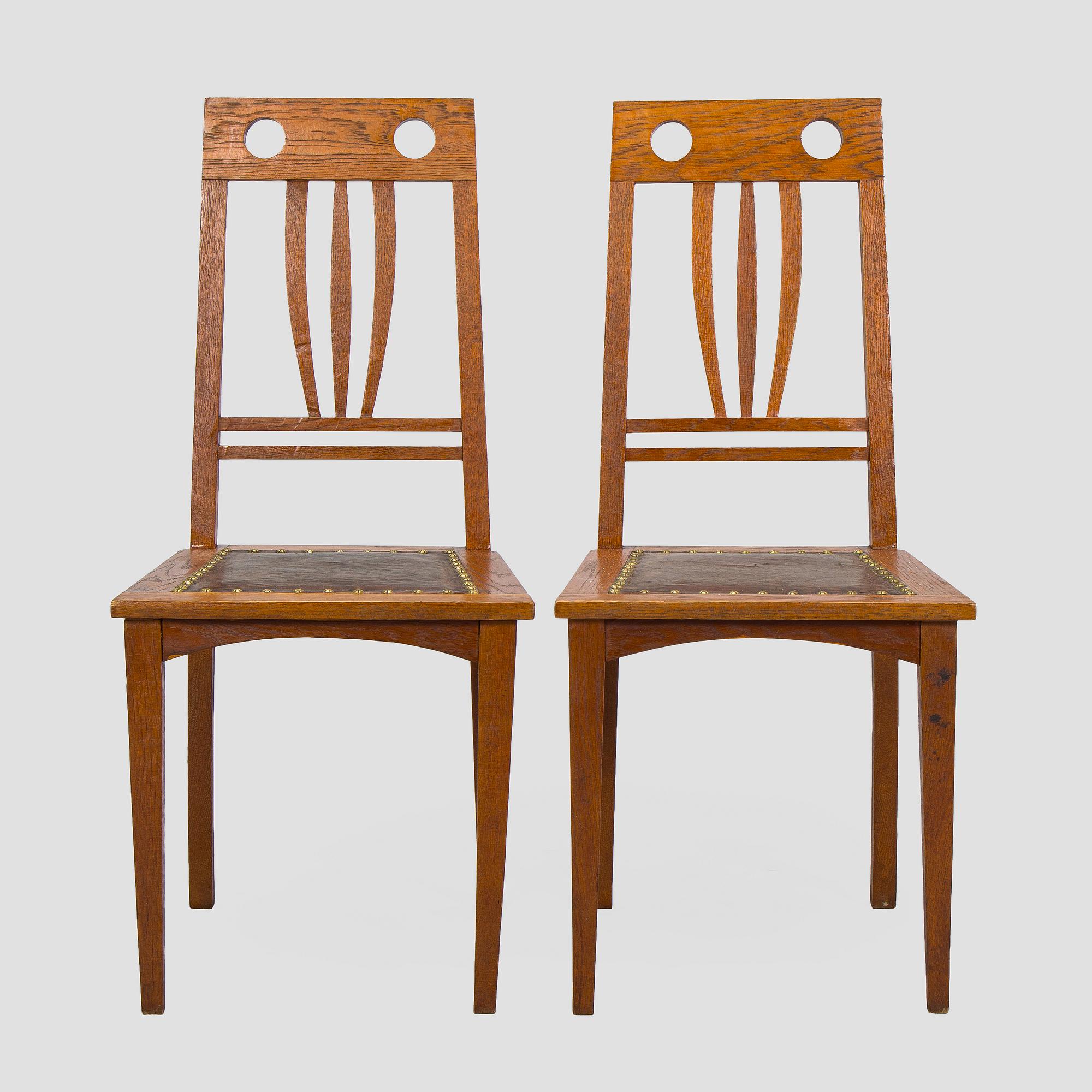 Dining table and six chairs, early 1900.