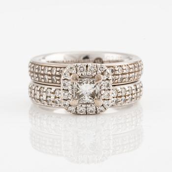 Lars Wallin, rings, 2 pieces, "Ferry", 18K white gold with princess-cut and brilliant-cut diamonds.